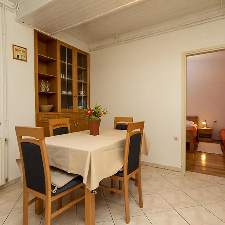 Apartment Ana *