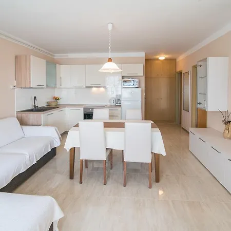 Ana Apartment *