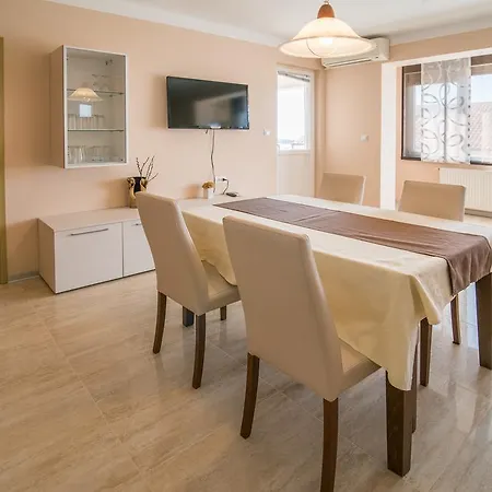Ana Apartment