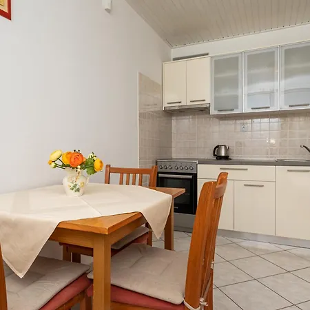 Apartament Ana Veglia