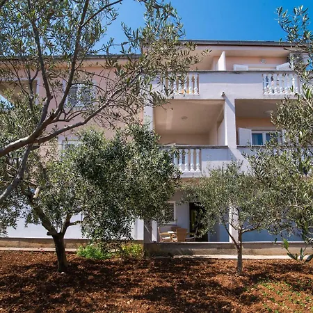 Ana Apartament Veglia