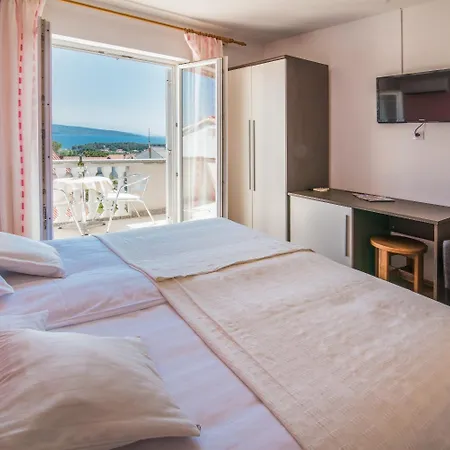 Ana Apartament Veglia